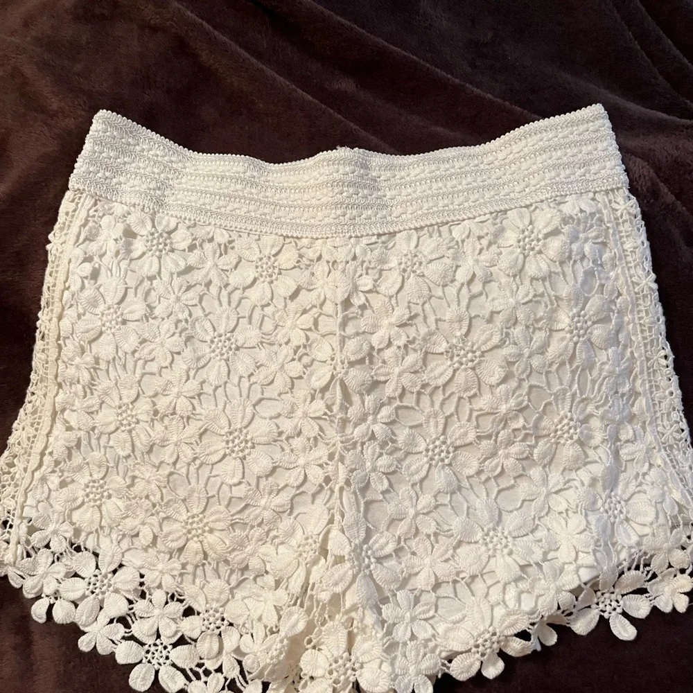 Miss Me White High Waist Lace Shorts - Picture 2 of 3